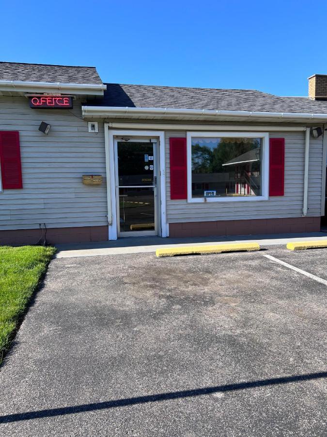 Vista Villa Motel Ludington Exterior photo